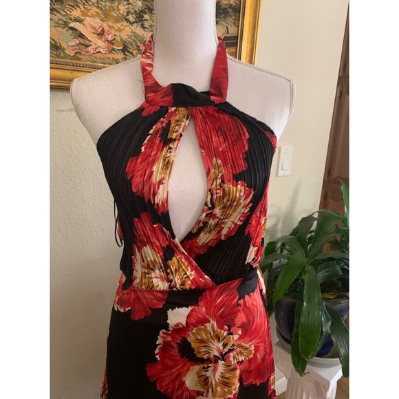 {Nwot} FLORAL MAXI DRESS - Picture 2 of 8